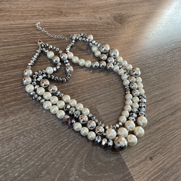 Stunning Pearl Necklace - Picture 1 of 8